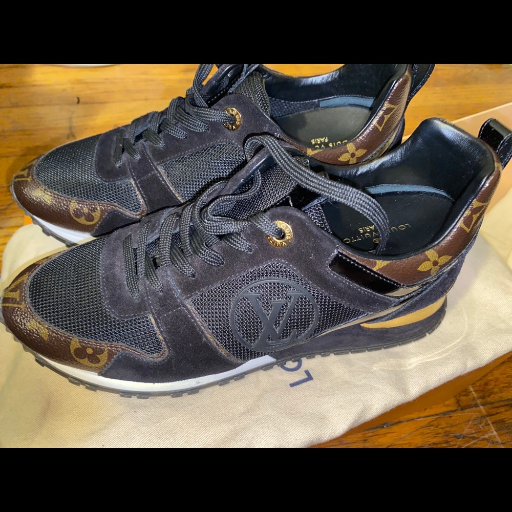 LOUIS VUITTON SNEAKERS